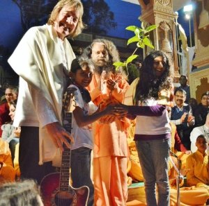 1514939_706704212684756_1070849388_n